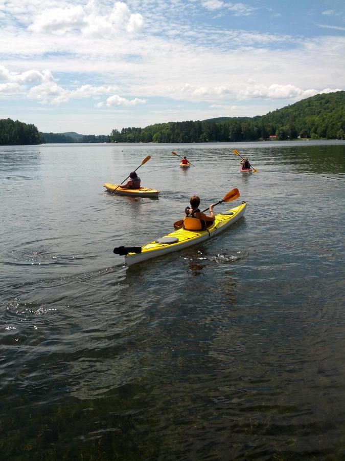 Le Nid Dore Sur Le Lac Val des Monts Exterior photo