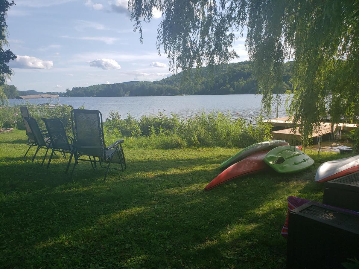 Le Nid Dore Sur Le Lac Val des Monts Exterior photo