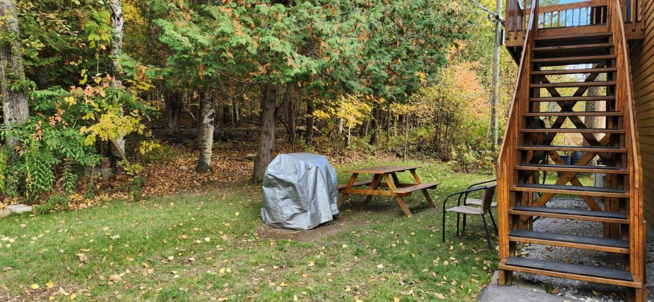 Le Nid Dore Sur Le Lac Val des Monts Exterior photo